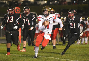 University closes season with 34-27 upset win over Oak Hill